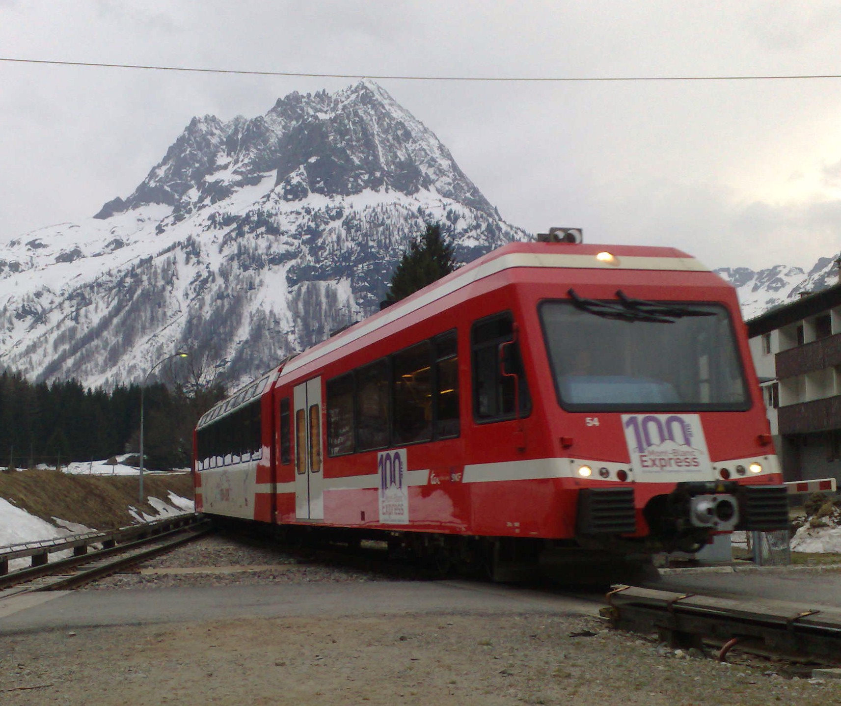 Le train Mont-Blanc Express en gare de Vallorcine